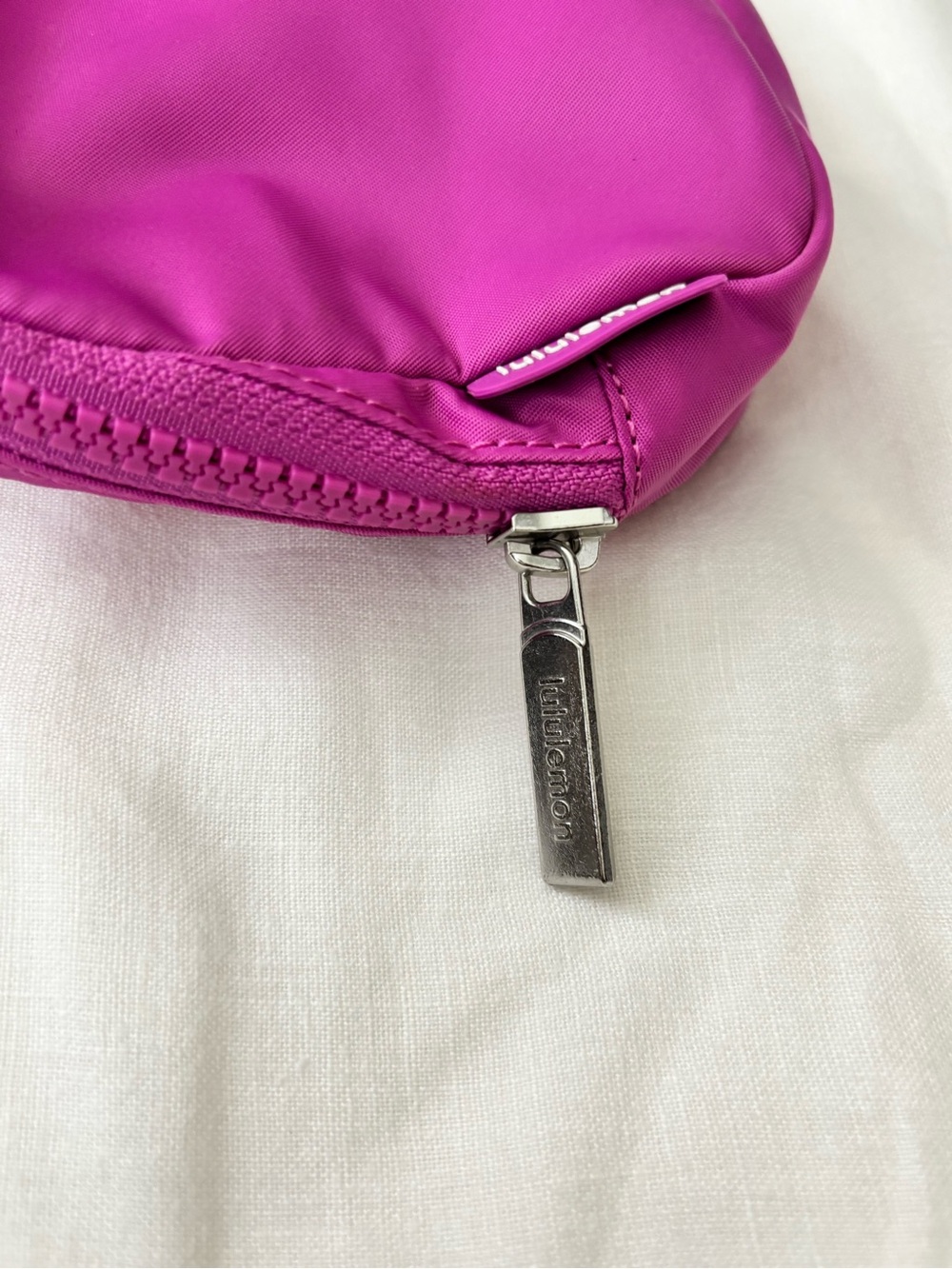 Lululemon Everywhere Belt Bag 1L Pink Crossbody Waist Bag - Picture 4 of 11